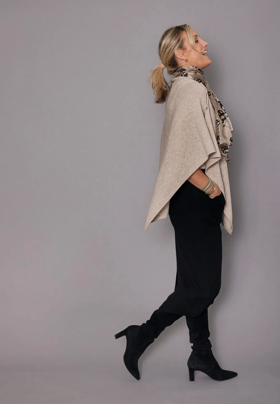 Cashmere Poncho Light Beige | Millet Back in Stock