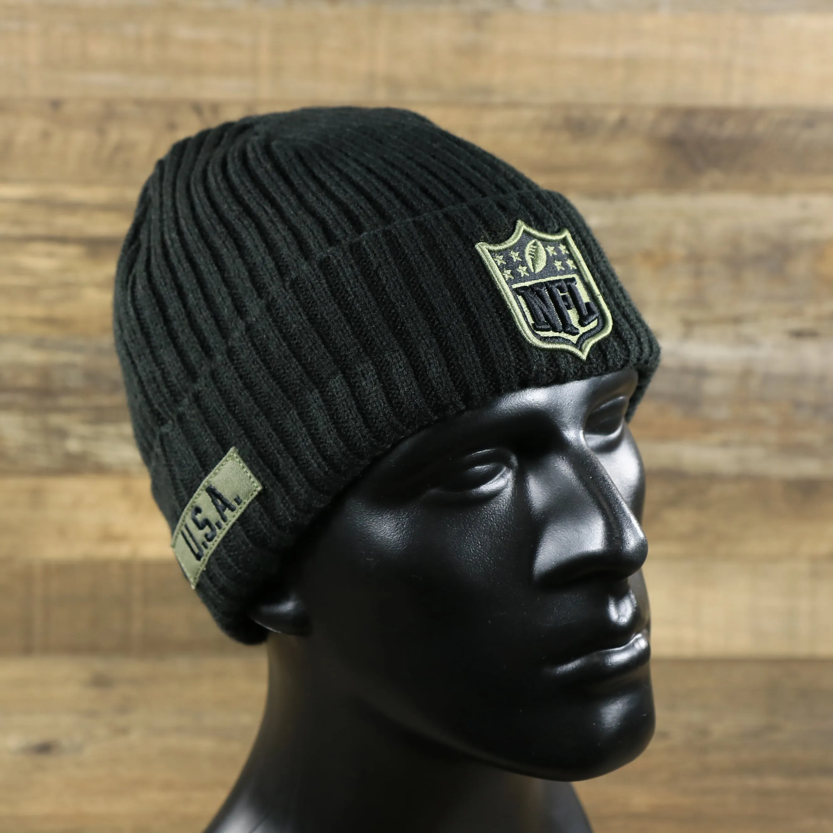 NFL Logo On Field Salute To Service Ribbon Cuffed Winter Beanie | Black Winter Beanie