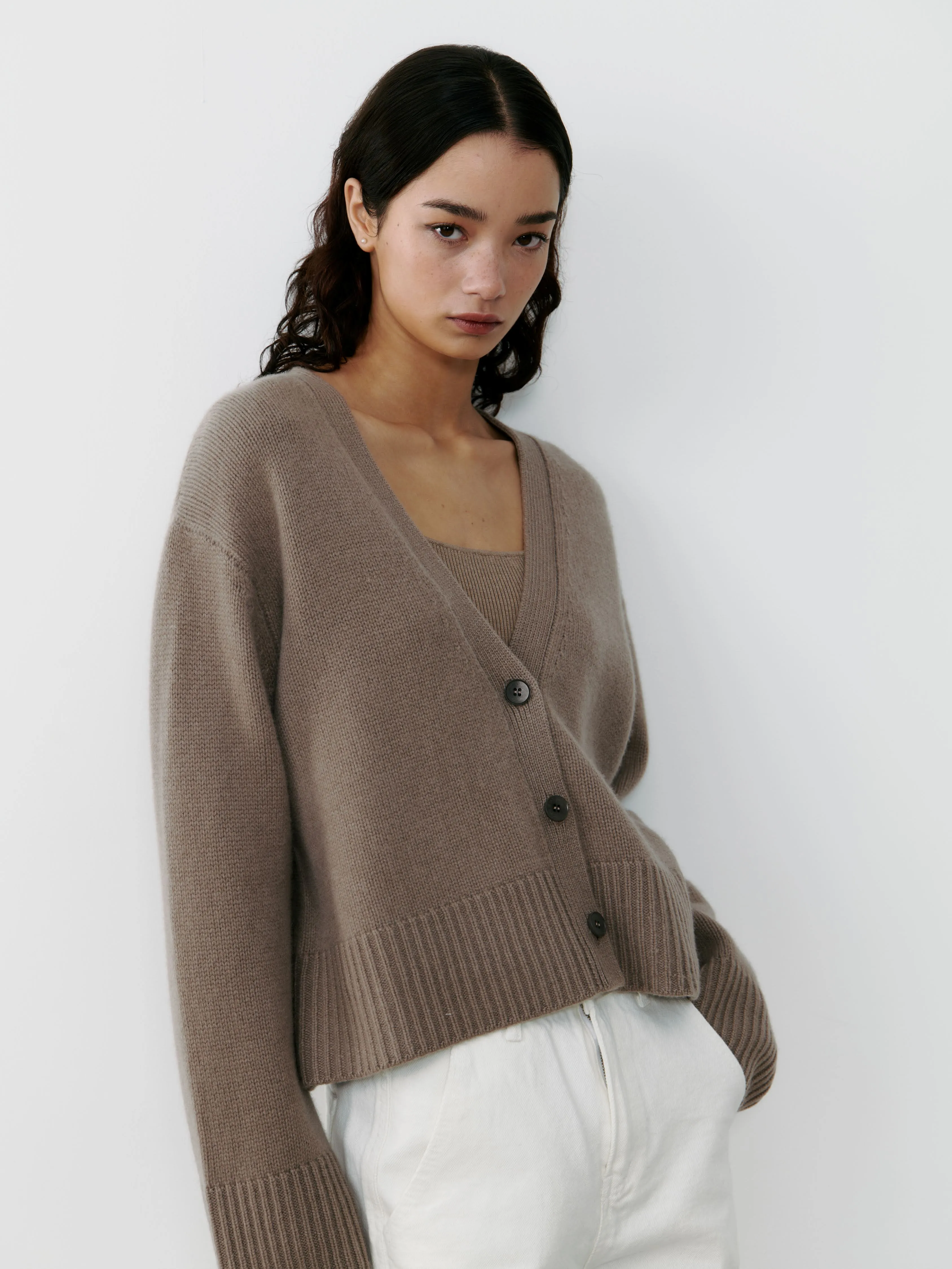 THE CLASSIC CARDIGAN - TWINE